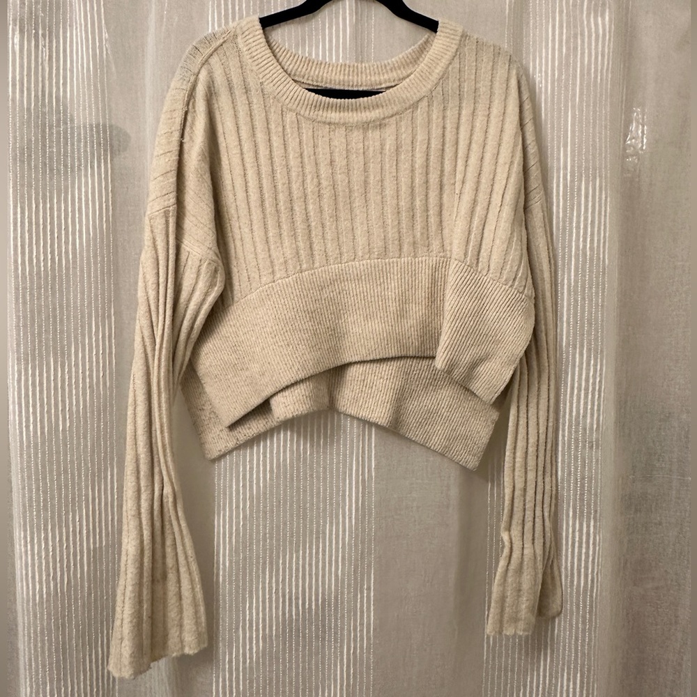 URBAN OUTFITTERS Cream Cropped Knit Sweater